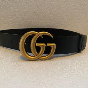 Gucci Marmont wide belt in black with iconic gold-tone Double G
